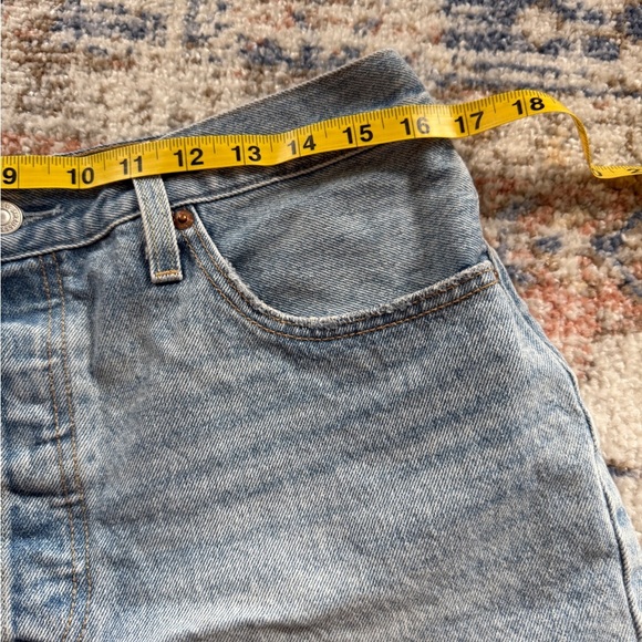 Levi's Denim Cut-Off Shorts - Size 32 - Picture 7 of 7